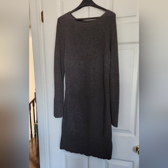 Banana Rebublic knit dress - Picture 2 of 2